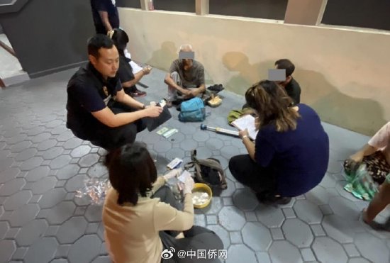 白宫晚宴枪手认供！目标非特朗普，万斯53%支持率成共和党新星