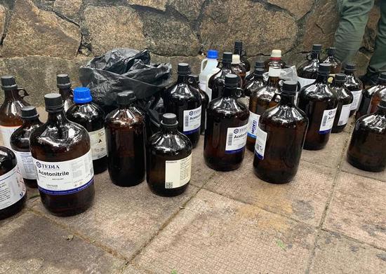 警方检获危险化学品(警方提供)