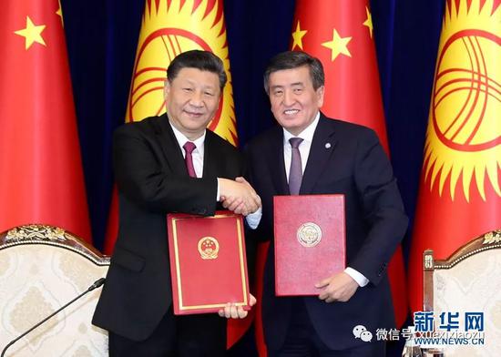 两国元首共同签署《中华人民共和国和吉尔吉斯共和国关于进一步深化全面战略伙伴关系的联合声明》