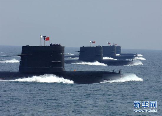 2008年3月28日，海军某潜艇部队组织多艘潜艇进行编队航渡训练（资料照片）。新华社发（王松岐 摄）