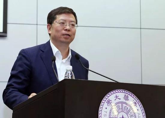 邱勇