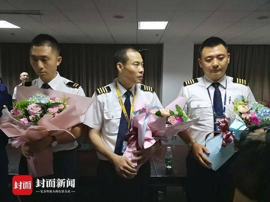 一文读懂川航备降事件:机长挽救上百人生命|机长|备降|飞机_新浪新闻