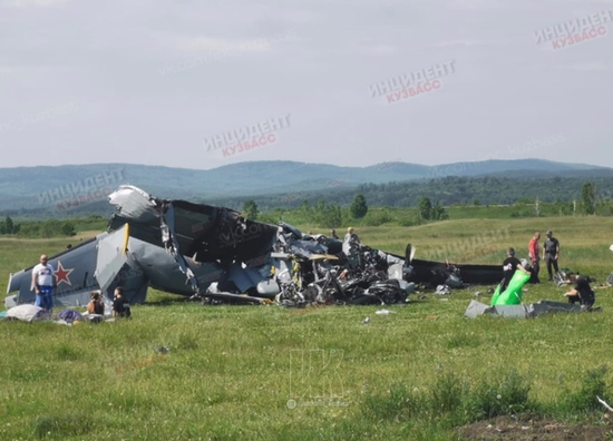 一架飞机在俄罗斯克麦罗沃州坠毁 致7人死亡13人受伤