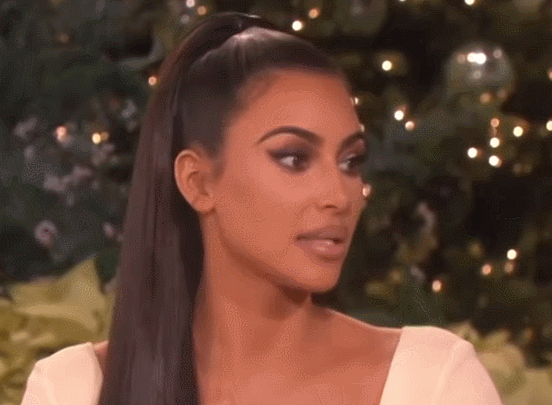 卡戴珊正在介绍她请私人消防员为豪宅救火