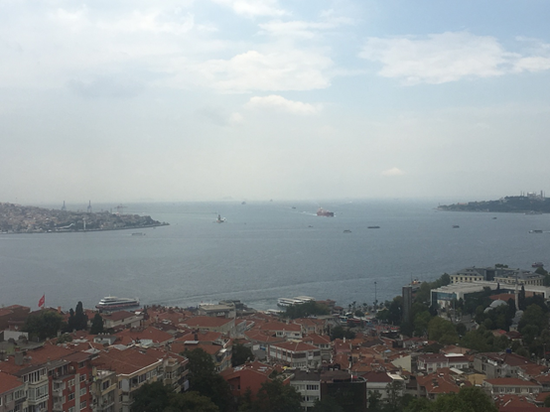 伊斯坦布尔康拉德酒店天台餐厅所见