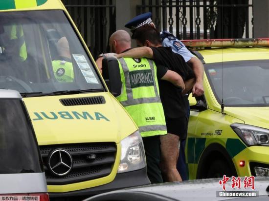 据报道，预计将有40至50人被送往基督城内的各大医院。基督城内各大医院的急救部门都已出动参与救援。