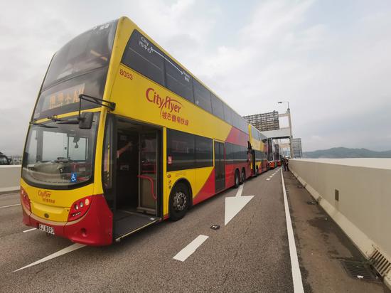 香港5辆巴士21日发生相撞事故（图片来源：港媒）