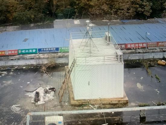 成都一空气监测点被雾炮车24小时喷淋?触不可及