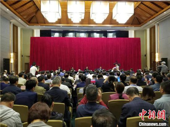 海南省长:做好四篇“文章”推进“南繁硅谷”建