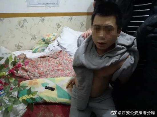 持刀捅伤追捕便衣民警
