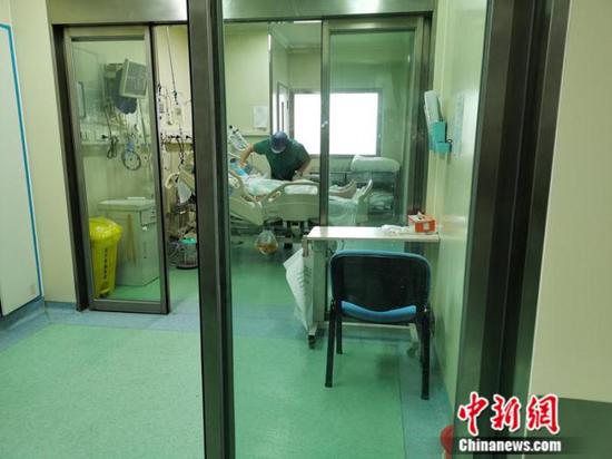 因为病人随时有去世的可能，每一次器官捐献协调都是在和时间赛跑。中新网记者 张尼 摄