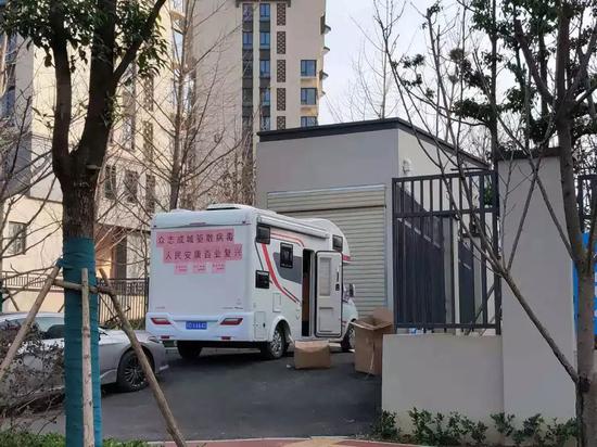 刚建火神山又盖雷神山 工人：我们不是为工资来