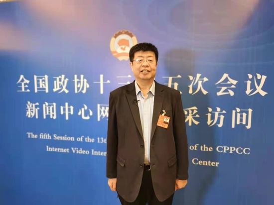 政协委员张颐武:新媒体法治和伦理建设需人人参与