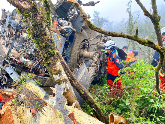 台媒：台军直升机撞山造成机上8人死亡 惩戒结果出炉