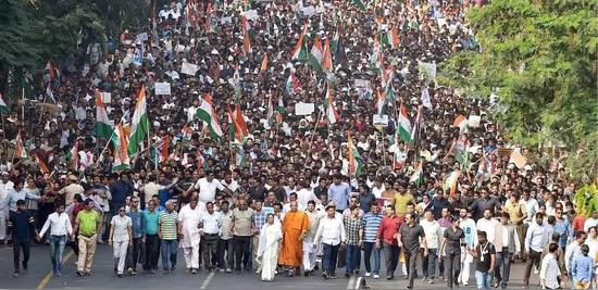 印度骚乱：每天都有伤亡 有人抗议就为领几十块