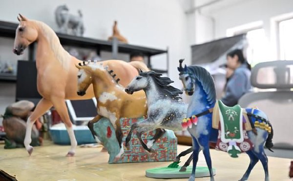 新春走基层｜非遗泥人张 巧塑生肖马