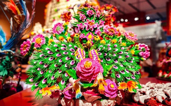 北京：春节主题展上巨型花馍吸睛
