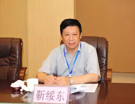 河南政协原副主席靳绥东搞权色交易被开除党籍 