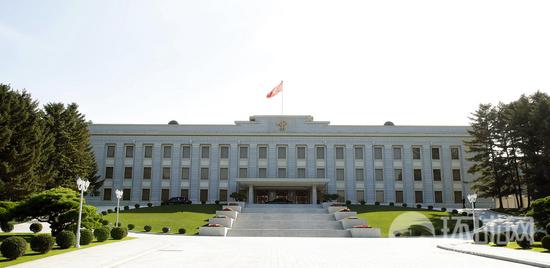 4 韩国总统首次进入劳动党总部据报道,这是朝韩两国首脑首次同乘一车