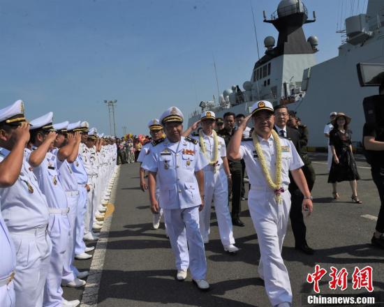 許海華少將與羅威斯納少將（圖自中新網(wǎng)）