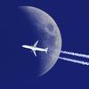飞机月亮完美合影