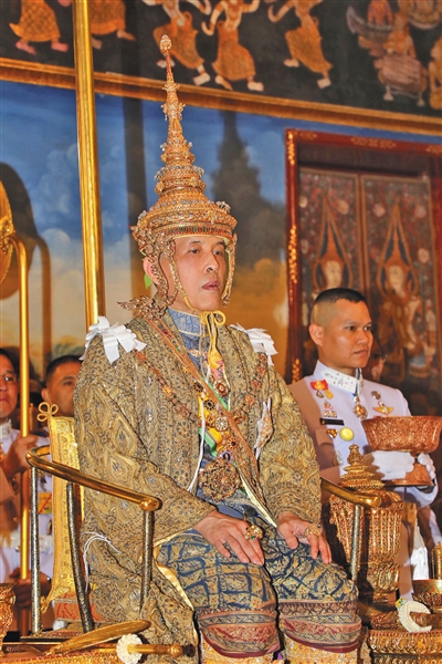 当地时间5月4日，哇集拉隆功国王加冕典礼在曼谷举行。