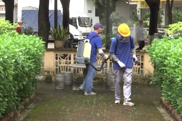 野水沟夜间行人观察实录，深夜街头社会学切片，路灯下的生存图鉴解析