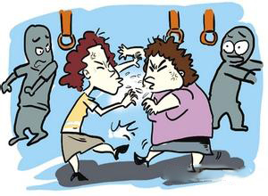 丨公交车厢内,因一乘客所拿豆浆不小心洒到另一乘客身上,两人争执不下