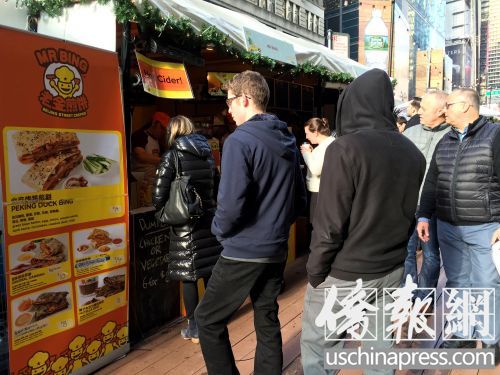 时报广场临时小铺。(侨报记者苏夏竹摄)