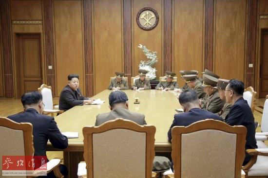 资料图：朝鲜领导人金正恩主持劳动党中央军事委员会扩大会议（朝中社）