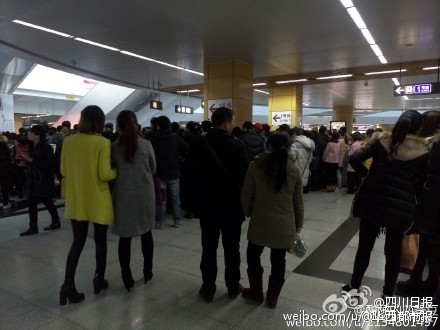 地铁站“人山人海”