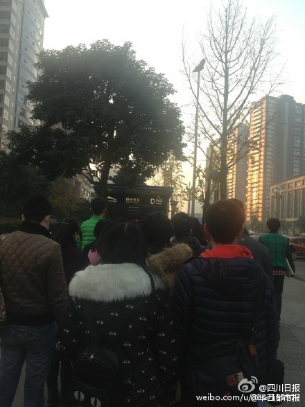 地铁站“人山人海”