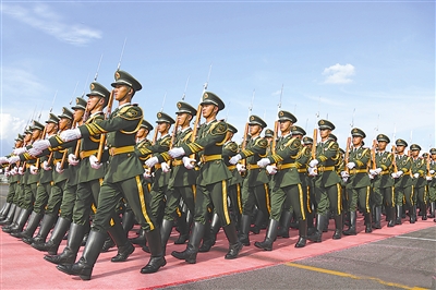 阅兵训练照。