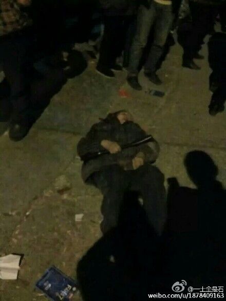 网友爆料“抢尸”现场