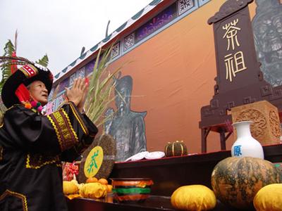 学习先进文明，我们要从清明节的祭祖祈祷和祭祀仪式开始学起