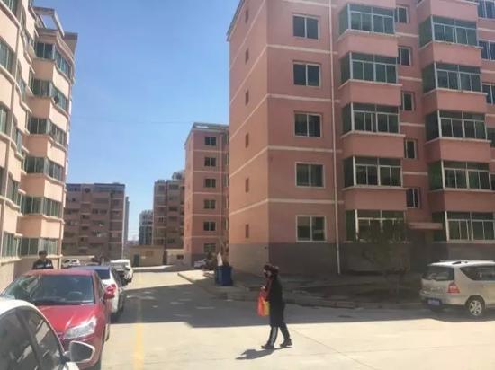 滕刚位于甘肃白银的老家  图 探针