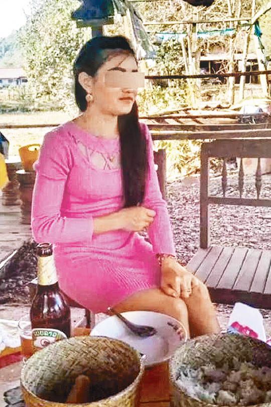 婚姻中介在网上开设婚介业务群组，并贴上老挝新娘的照片。