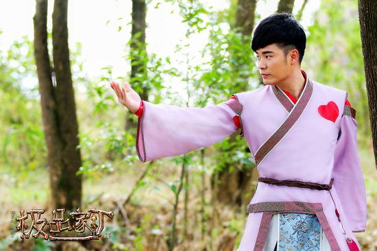 《极品家丁》杀青 陈赫挑战侧颜杀金晨情陷两难