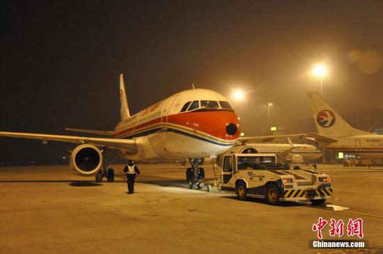 首架民航救援客机MU9001航班（资料图）中新社发 闵嘉玺 摄