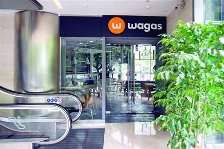 昨天沃歌斯中区广场店大门紧闭