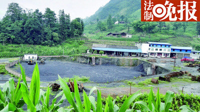   1973年出生的范厚友就是红碧村人，忠厚老实、家中贫困的他婚姻并不顺利，两任妻子均与他离婚，离开村庄。
    2013年１０月，宋顺群带着范厚友离开云南后，第二天就将其杀害，并获得75万赔偿金。
现在家中还放着范厚友死前的衣物。