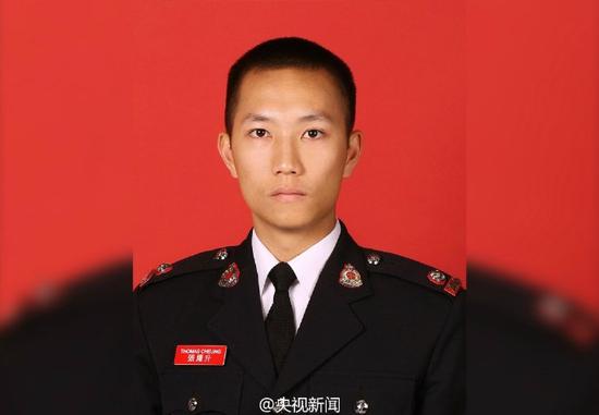 香港工业大厦大火超24小时未灭消防员1死8伤