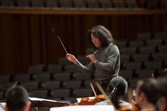 千龙网记者从著名音乐指挥家彭家鹏处获悉，歌剧《敦煌之恋》将于2016年11月13日在国家大剧院开演。随着“一带一路”的建设，歌剧《敦煌之恋》也必然成为中国文化的“使者”，助力“一带一路”的建设。图为彭家鹏本人。