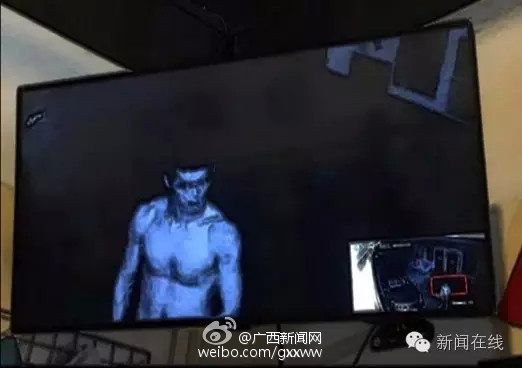 奇葩男子裸体抢劫