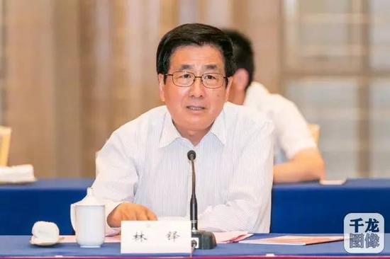 甘肃省委副书记,省长林铎在会议现场发言