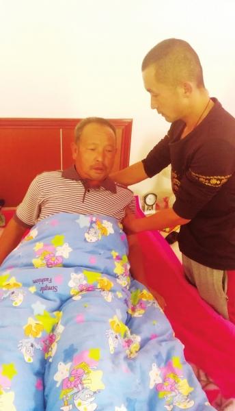 老郭躺在炕上愁眉不展