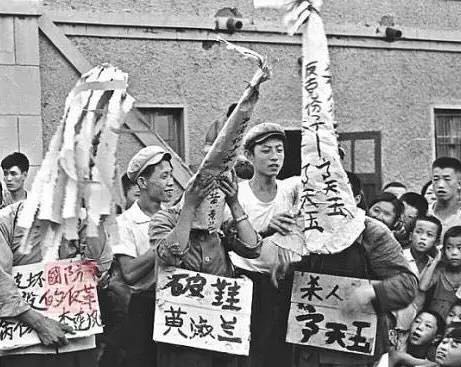 馆陶"车震"自杀案:可耻的是手握权力窥淫者