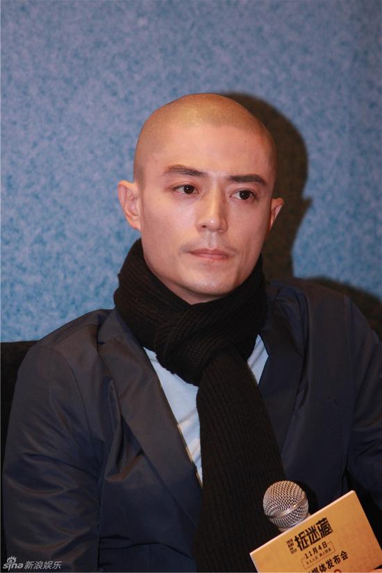 10月29日，悬疑惊悚电影《捉迷藏》在上海举行媒体见面会，主演霍建华、秦海璐、万茜出席了活动。