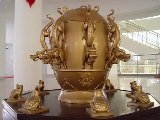 资料图:张衡地动仪(模型)/视觉中国