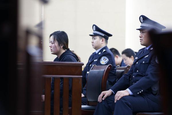 谢久文深入沅陵县楠木铺陈家滩指导工作